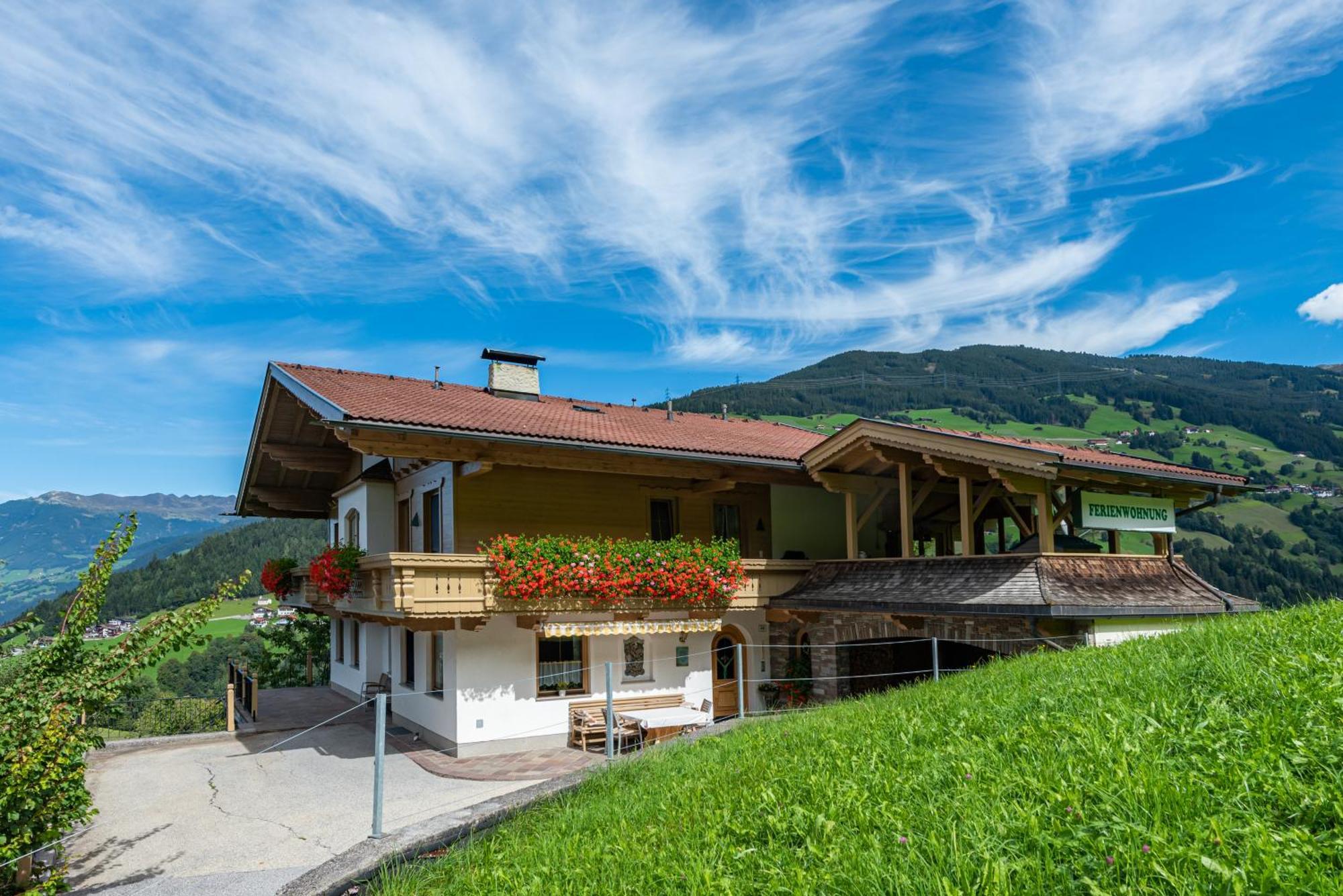 Ferienwohnung Ausblick Zillertal Hainzenberg Dış mekan fotoğraf